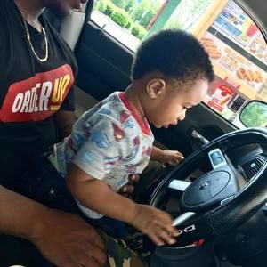 Meet your Posher, Zay